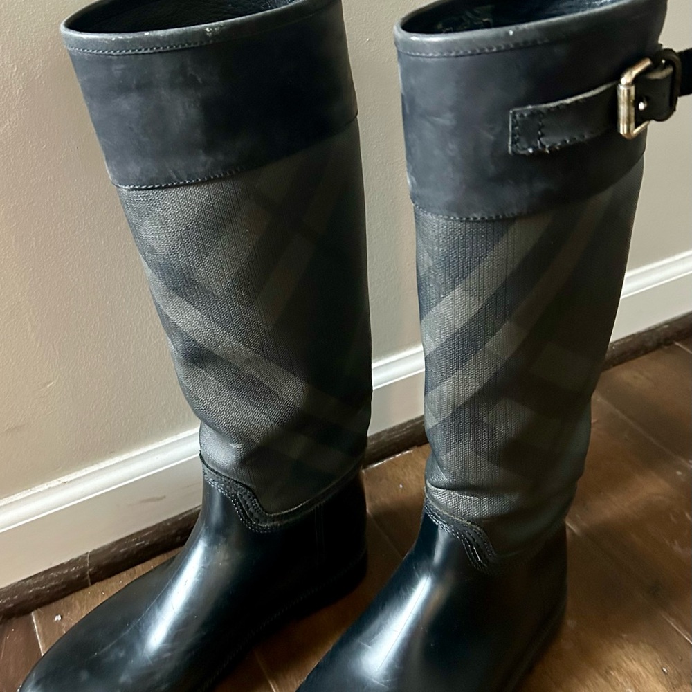Burberry Black Knee-High Boots - Picture 3 of 5